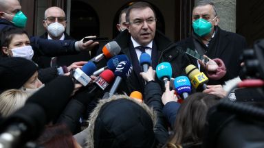 Масово тестване на учители за COVID 19 ще започне на 25