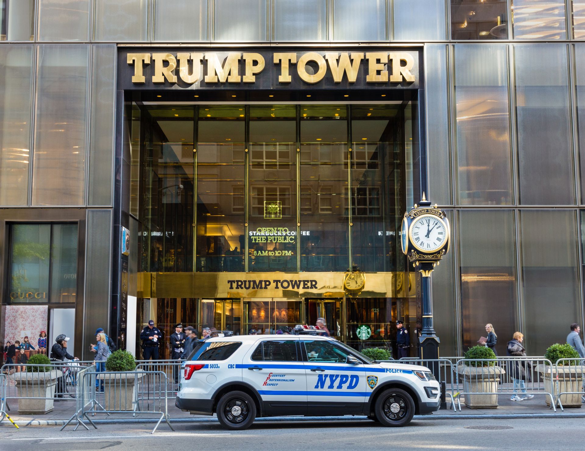 Емблематичната сграда на Доналд Тръмп в Ню Йорк