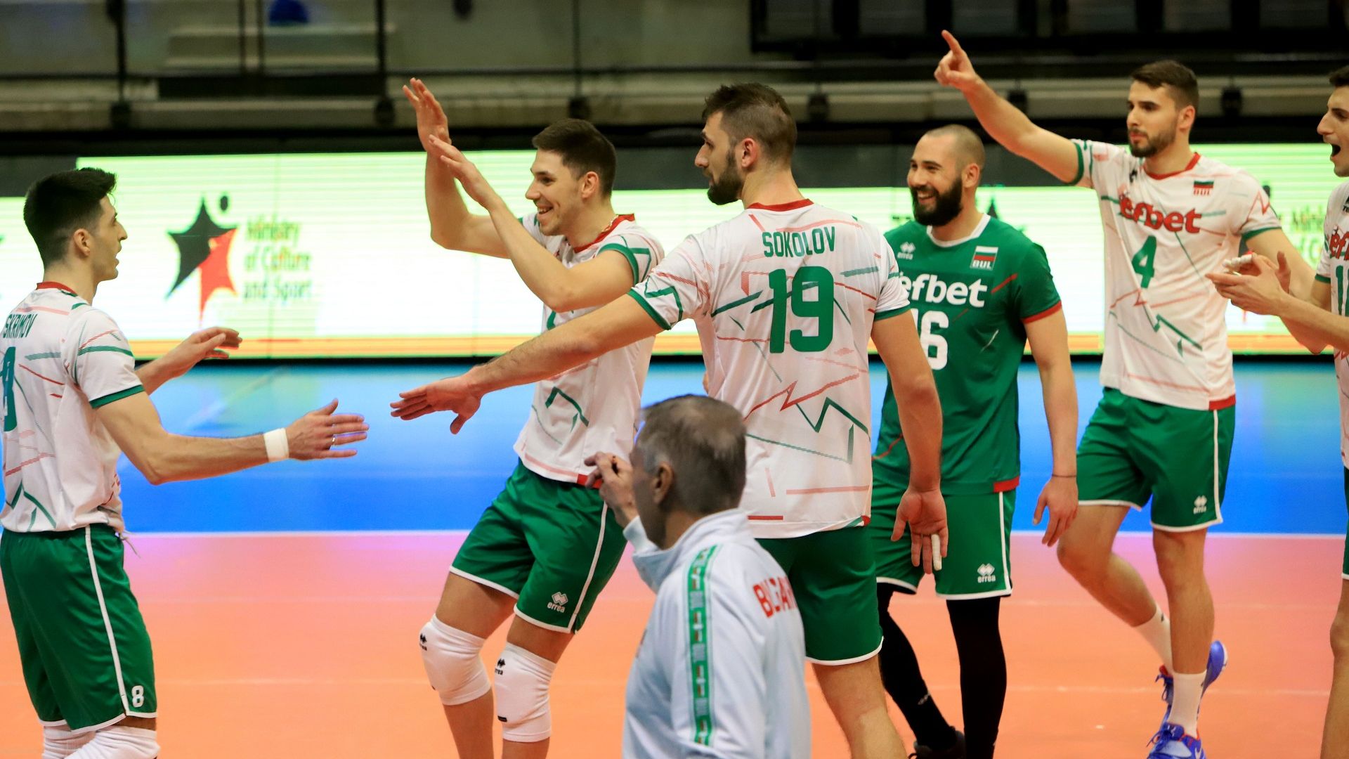 България тръгна с победа по пътя към Европейското по волейбол