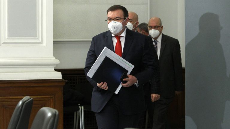 При спад на заболяемостта под 120 на 100 хил. души