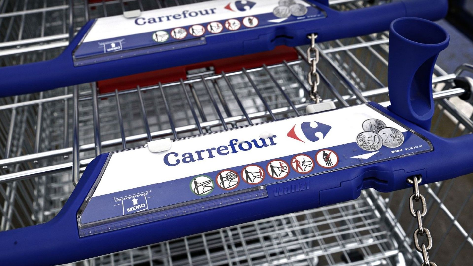 Франция брани хранителния си суверенитет: Не дава Carrefour на канадска компания