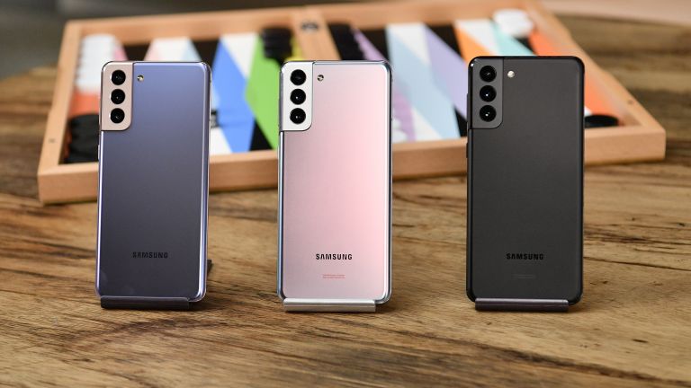 Samsung ще премахне зарядните и слушалките и от други бъдещи телефони