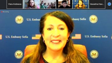 Американският посланик Херо Мустафа отбеляза Деня на ромите Банго