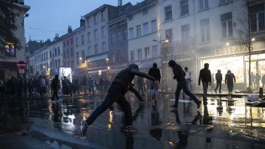 Протести и безредици в Брюксел, над 100 арестувани (снимки/видео)