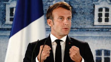 Френският президент Еманюел Макрон призова англосаксонците да престанат да пречат