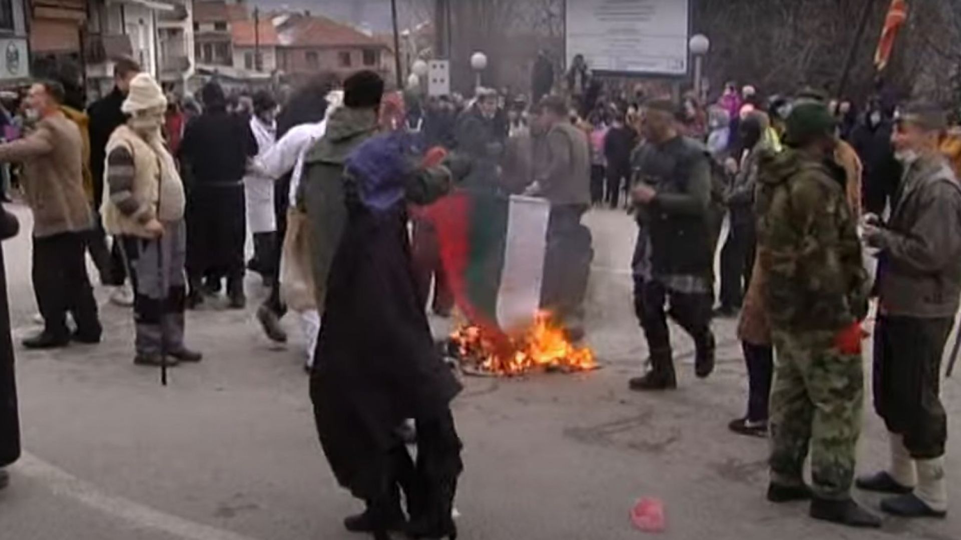 Прокуратурата в РСМ е завела дело за изгарянето на българското знаме 