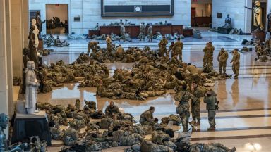 Крайнодесни американски групировки планират протести и нападения преди и след