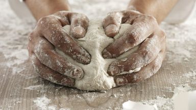 Осемнайсетгодишен чирак от Гвинея ще може да остане във Франция