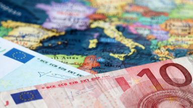 В Европейската централна банка ЕЦБ във Франкфурт следят с тревога