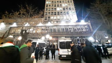 Засилено е полицейското присъствие в района на Българската национална телевизия