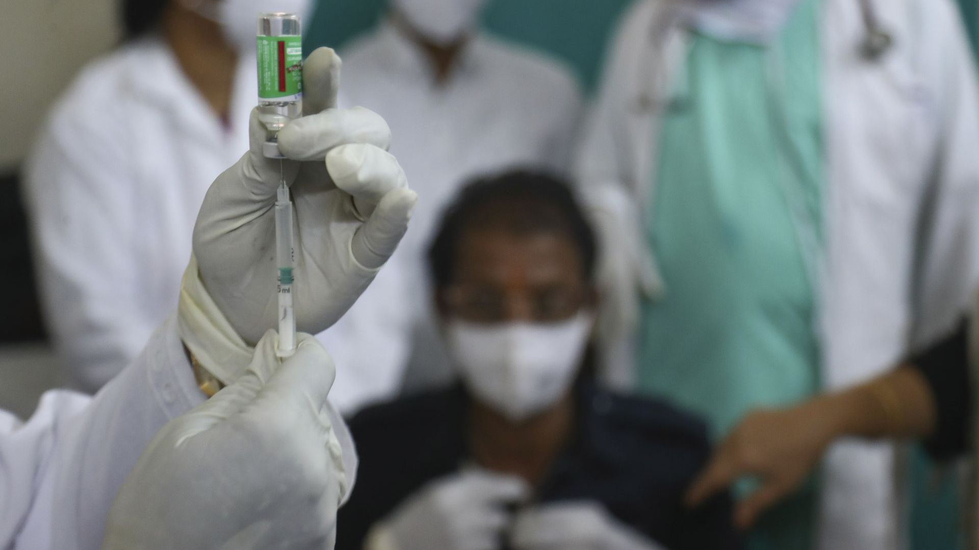 Индия започна най-масовата в света ваксинационна кампания