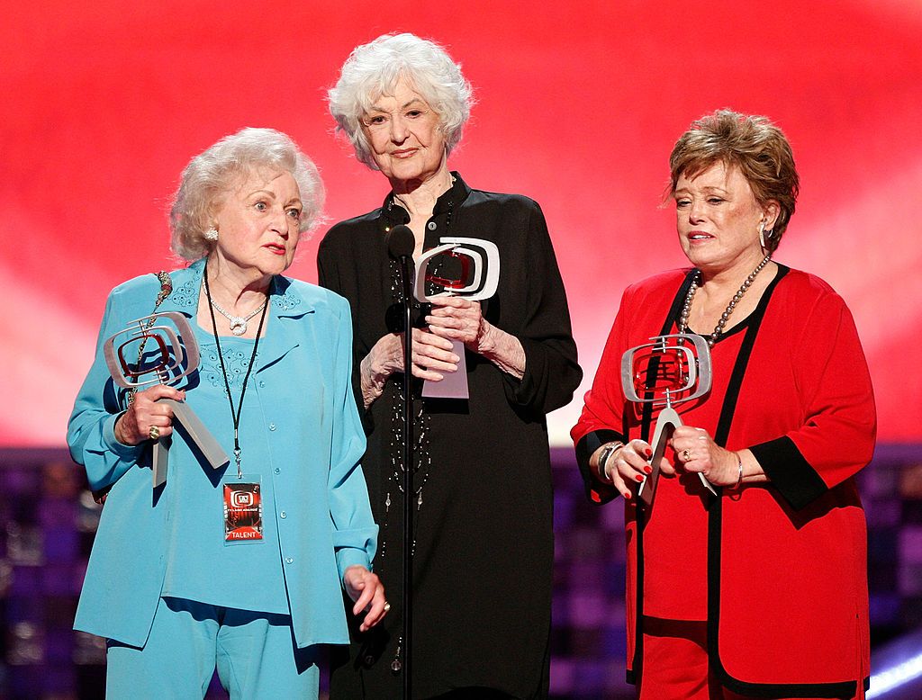 Бети, Беатрис Артър и Ру Маккланахан получават отличие "TV Land Awards"