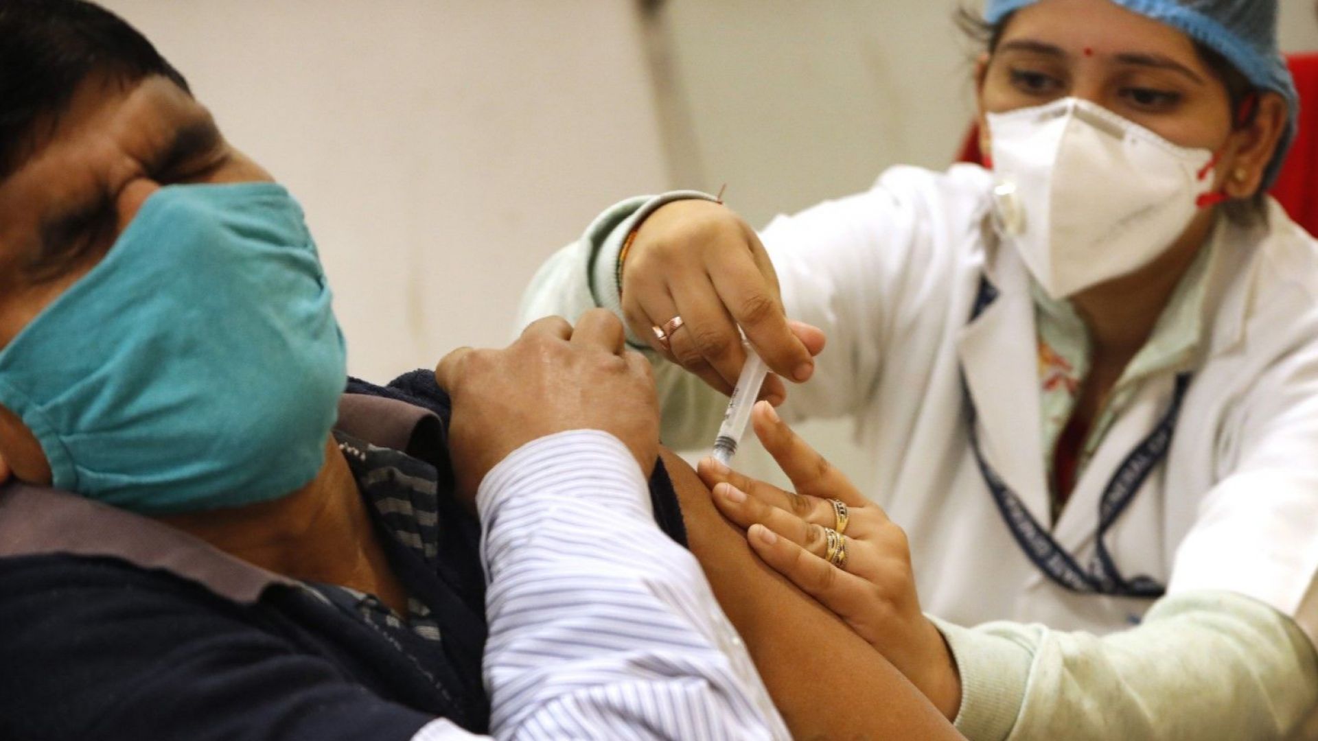 Индия: Повече от 190 000 души в ден първи на най-масовата ваксинация в света