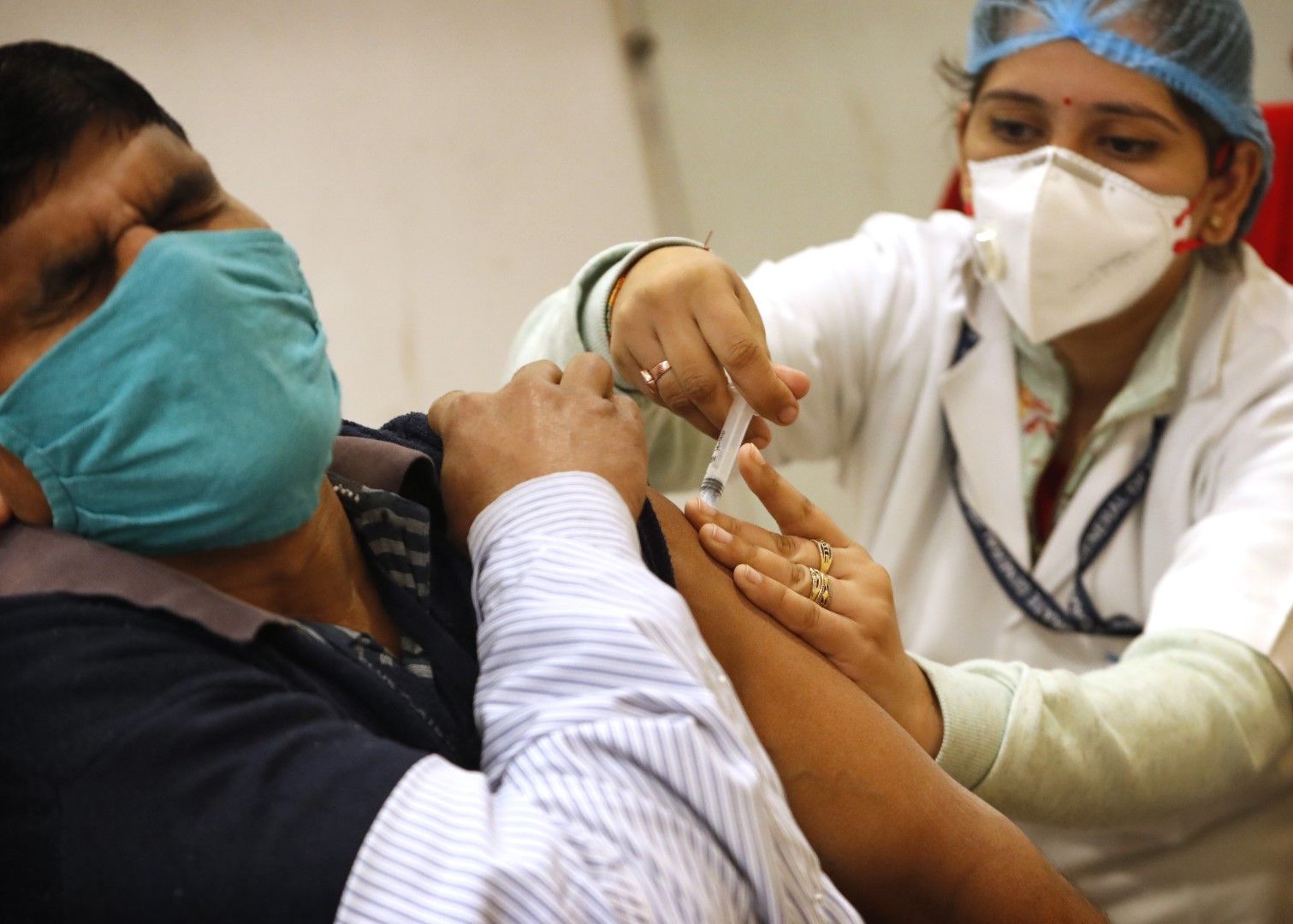 Поставяне на ваксина в болница в Делхи