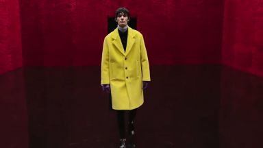Дръзки цветове и куп отворени възможности: Prada представи дигитално новата си мъжка колекция
