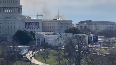 Сградата на Капитолия във Вашингтон е блокирана поради заплаха за