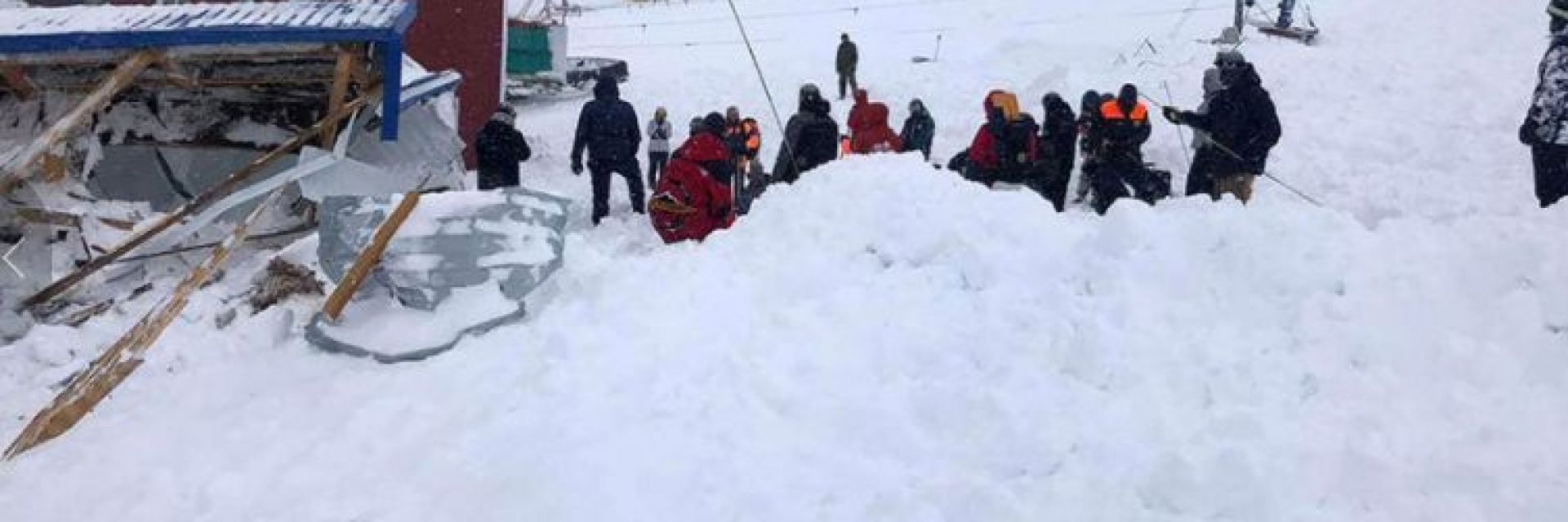 Няколко души се издирват след падане на лавина в Кавказ