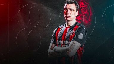 Марио Манджукич е новата деветка на Милан