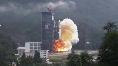 Китай изстреля в орбита изследователски спътници