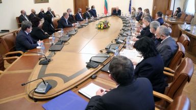 Продължаваме да инвестираме в образователната инфраструктура Което сме обещали на