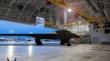 Новият американски стелт бомбардировач В-21 полита през 2022 г.