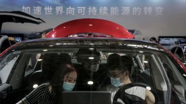 Още един електромобил на Tesla се самозапали в Шанхай