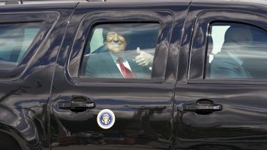 Доналд Тръмп назначи двама адвокати в екипа който ще го