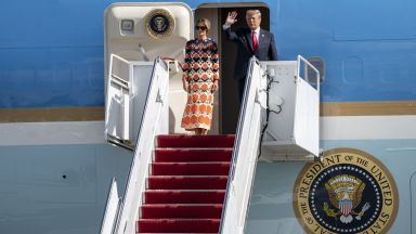 Доналд Тръмп пристигна в резиденцията си Мар а Лаго във Флорида придружаван