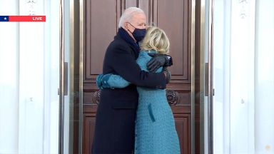 Президентът на САЩ Джо Байдън и съпругата му Джил влязоха