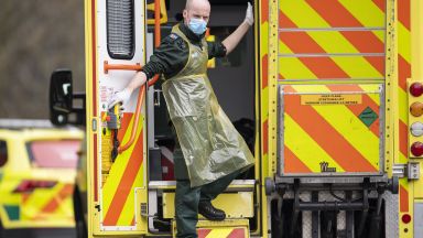 Някои британски болници приличат на военна зона а лекарите се