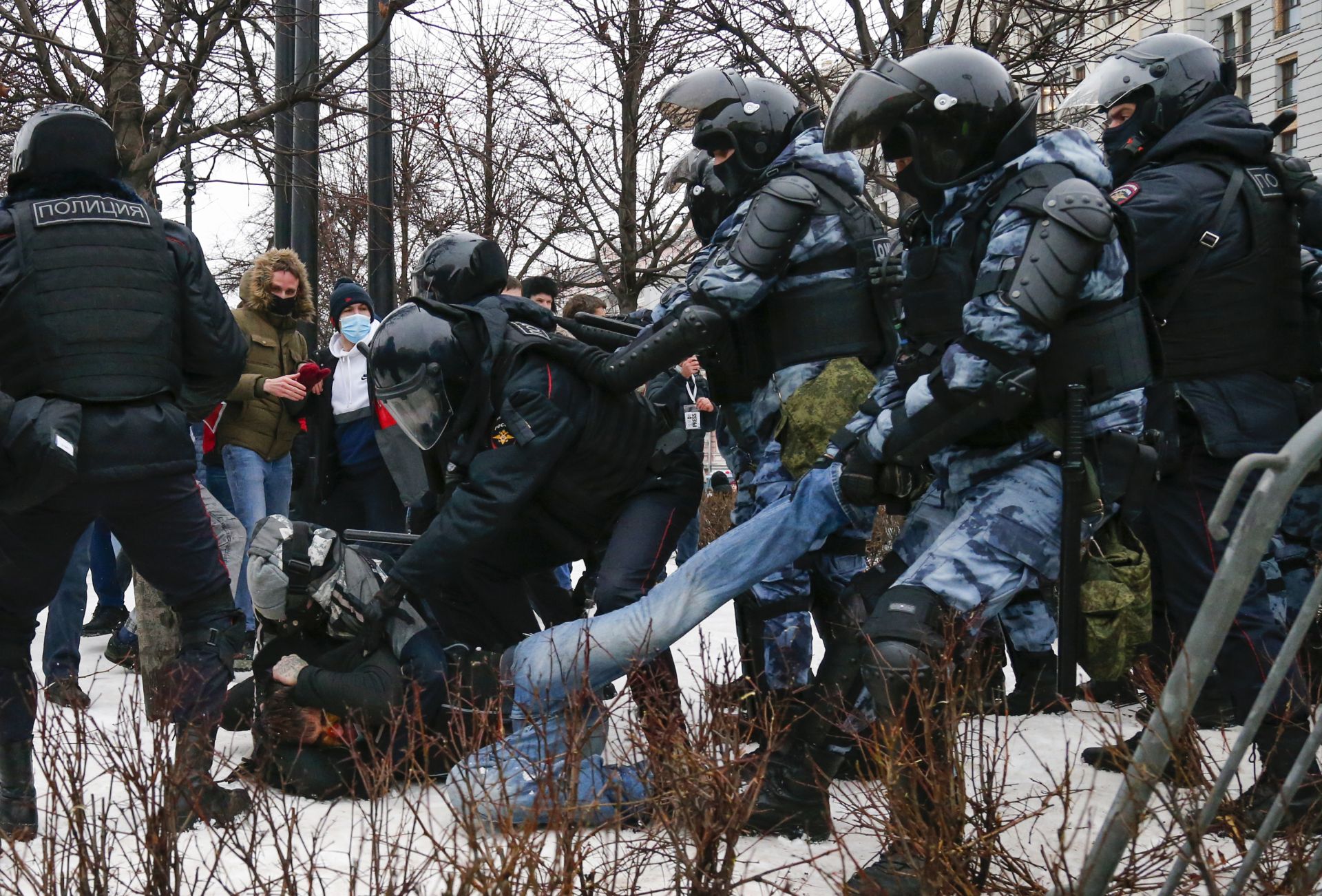 Арести в Москва по време на протеста в защита на Навални