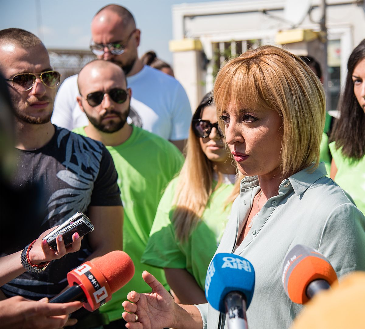 Най-голям процент доброволци са регистрирани в Бургас, обяви Манолова