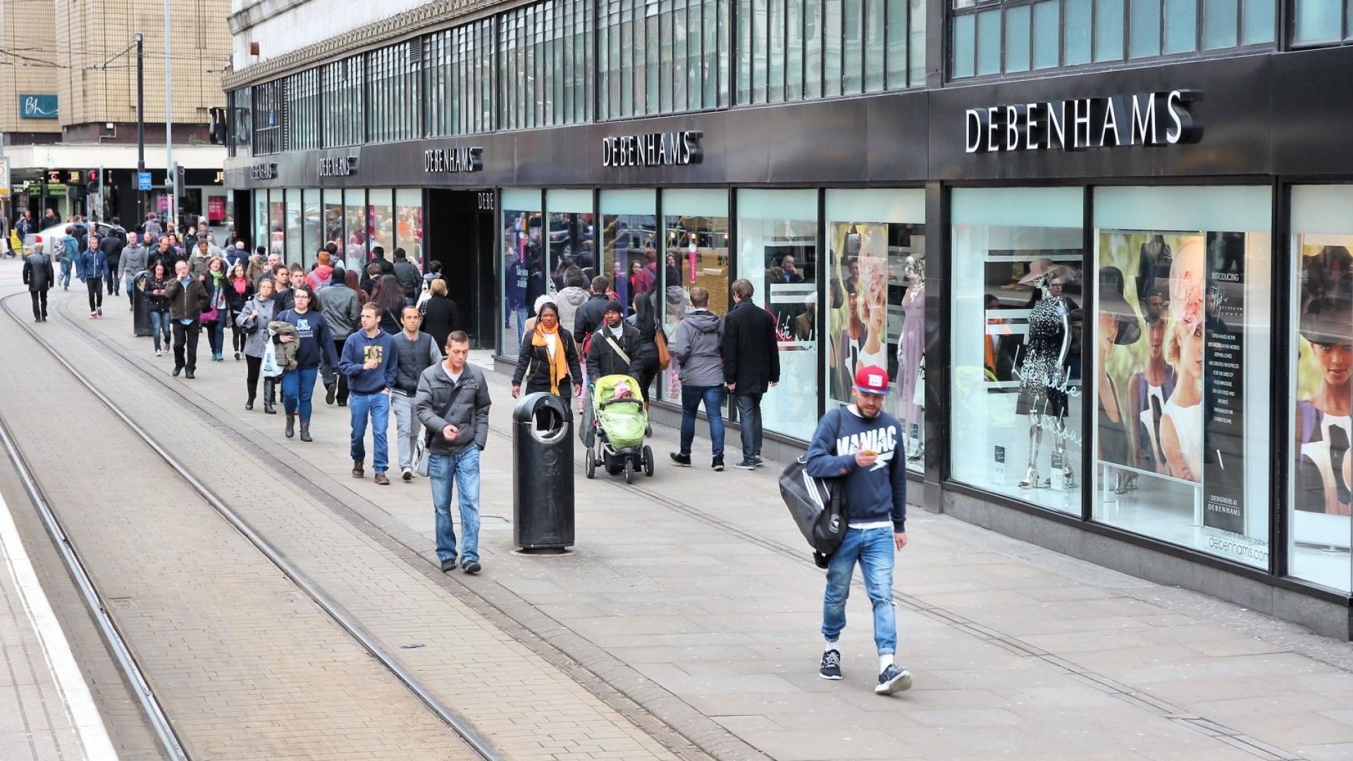Великобритания губи 83% от универсалните магазини