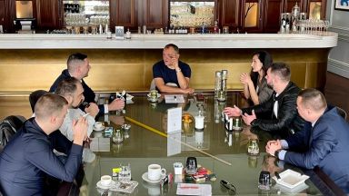 Издирваният бизнесмен Васил Божков събра екипа на новосформираната си партия