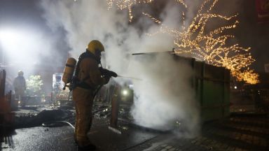 В няколко градове на Нидерландия за трета поредна вечер имаше