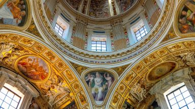 Ватикана заяви днес че от понеделник ще отвори музеите си
