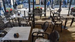 Нови Covid мерки в Бургас: затвориха дискотеките, вечерен час за заведенията