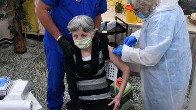 АстраЗенека влезе в спор с ЕС за обема на доставките