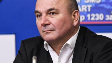 Любомир Дацов за актуализация на бюджета: Гаси се пожар с бензин