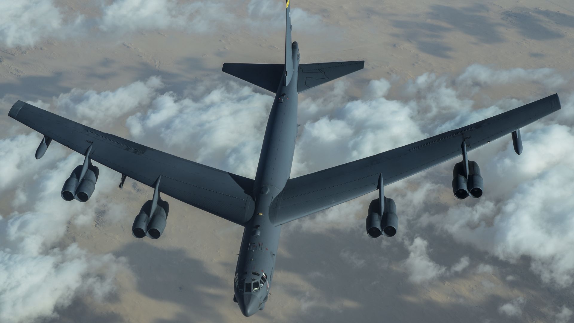 US бомбардировач Б-52 прелетя над Близкия изток на фона на напрежение с Иран