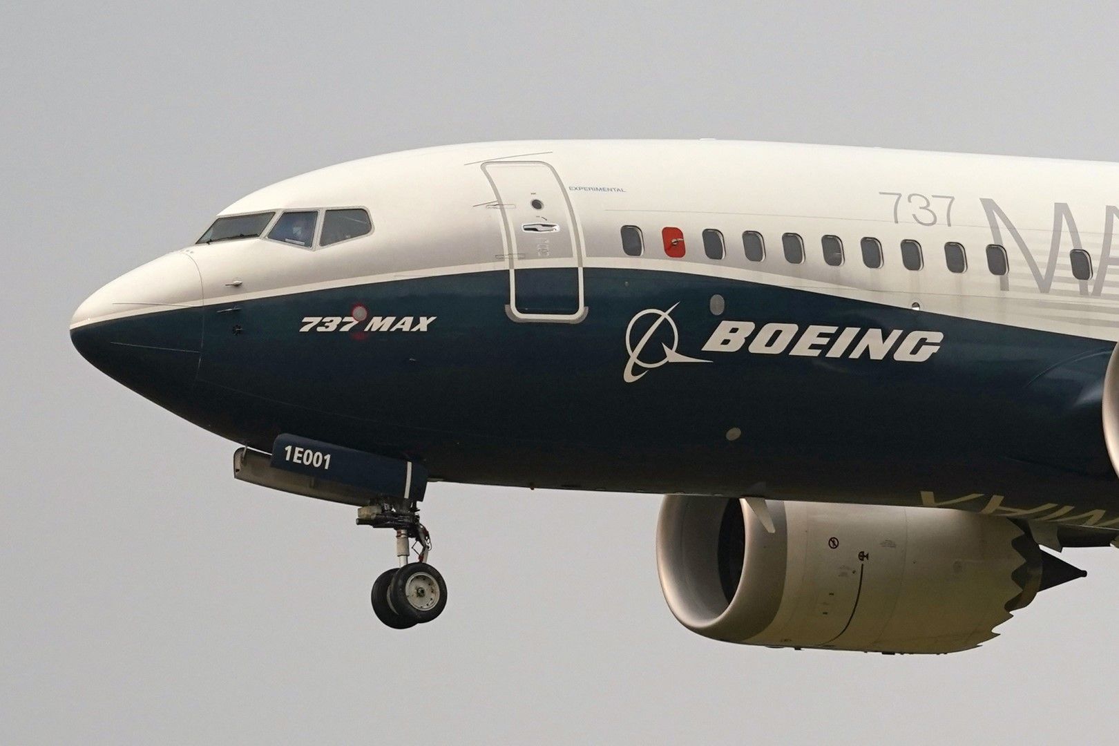30 септември 2020 г., самолет Boeing 737 Max, пилотиран от шефа на Федералната авиационна администрация (FAA) Стив Диксън, се подготвя за кацане след тестов полет в Сиатъл