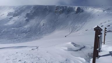 Огромна лавина е паднала в Рила планина За това алармира