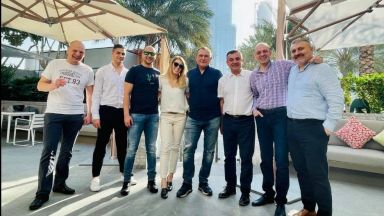 Издирваният от прокуратурата бизнесмен Васил Божков организира днес поредното събрание