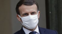 Трети локдаун във Франция от днес, президентът Макрон защити мерките