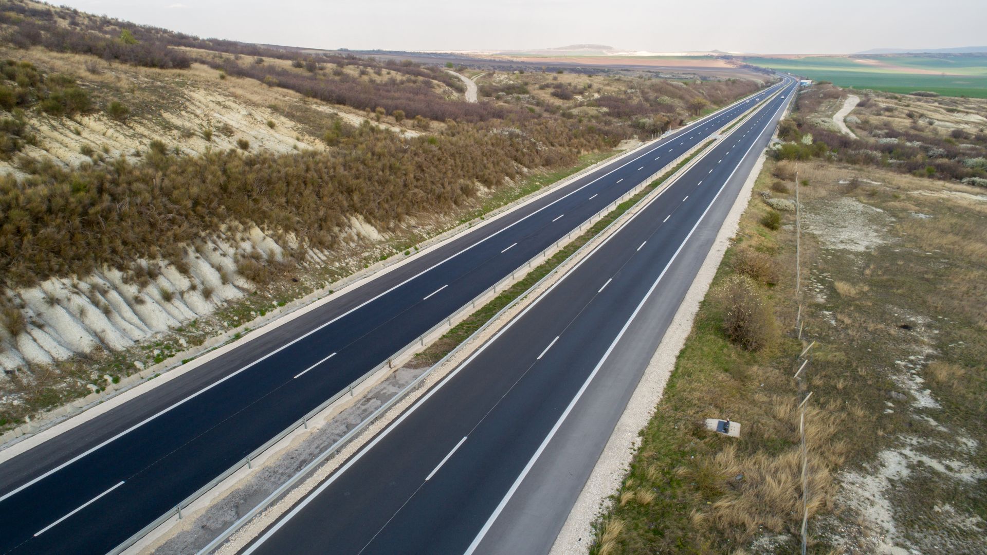 В САЩ обмислят такса на километър, за да финансират пътища