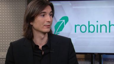 Родителите на 20 годишен американски студент който се самоуби миналата година