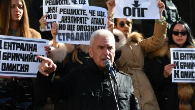 Тричленен състав на Върховния административен съд отмени решението на ЦИК