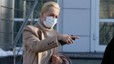 Московски съд глоби днес с 20 000 рубли съпругата на