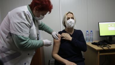 Над 1 5 млн българи или всеки трети биха се ваксинирали