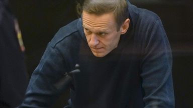Московски съд очаквано замени условната присъда на опозиционера Алексей Навални